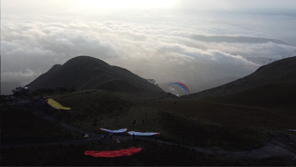 Vuelo en parapente sobre Quito
